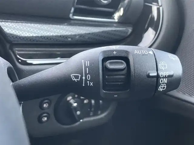 ＭＩＮＩ ＢＭＷ ミニ クラブマン クーパーD 熊本県 2021(令3)年 1.8万km ミッドナイト・ブラック・メタリック ・スマートキー/・プッシュスタート/・インテリジェントセーフティ/・パーキングアシスト/・PDC自動起動/・クルーズコントロール(追従式)/・純正HDDナビ/　【Bluetooth・USB・MSV】/・バックカメラ/・ETC/・ヘッドアップディスプレイ/・ドライブレコーダー(前後録画)/・LEDヘッドランプ/・LEDフォグランプ/・純正マット