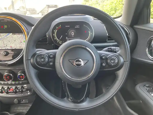 ＭＩＮＩ ＢＭＷ ミニ クラブマン クーパーD 熊本県 2021(令3)年 1.8万km ミッドナイト・ブラック・メタリック ・スマートキー/・プッシュスタート/・インテリジェントセーフティ/・パーキングアシスト/・PDC自動起動/・クルーズコントロール(追従式)/・純正HDDナビ/　【Bluetooth・USB・MSV】/・バックカメラ/・ETC/・ヘッドアップディスプレイ/・ドライブレコーダー(前後録画)/・LEDヘッドランプ/・LEDフォグランプ/・純正マット