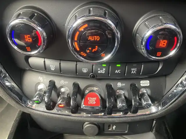 ＭＩＮＩ ＢＭＷ ミニ クラブマン クーパーD 熊本県 2021(令3)年 1.8万km ミッドナイト・ブラック・メタリック ・スマートキー/・プッシュスタート/・インテリジェントセーフティ/・パーキングアシスト/・PDC自動起動/・クルーズコントロール(追従式)/・純正HDDナビ/　【Bluetooth・USB・MSV】/・バックカメラ/・ETC/・ヘッドアップディスプレイ/・ドライブレコーダー(前後録画)/・LEDヘッドランプ/・LEDフォグランプ/・純正マット