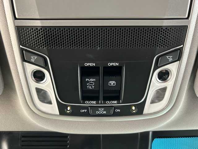 ホンダ ＣＲ－Ｖ ハイブリッド e:HEV EX マスターピース 埼玉県 2021(令3)年 2.1万km スーパープラチナグレーメタリック ホンダセンシング/サンルーフ/純正SDナビ/　　CD/DVD/BT?フルセグ/バックカメラ/パワーバックドア/レーダークルーズコントロール/LEDオートライト/レザーシート/パワーシート/シートメモリー/シートヒーター/純正18インチアルミホイール/パドルシフト/スマートキー2本/ビルトインETC2.0