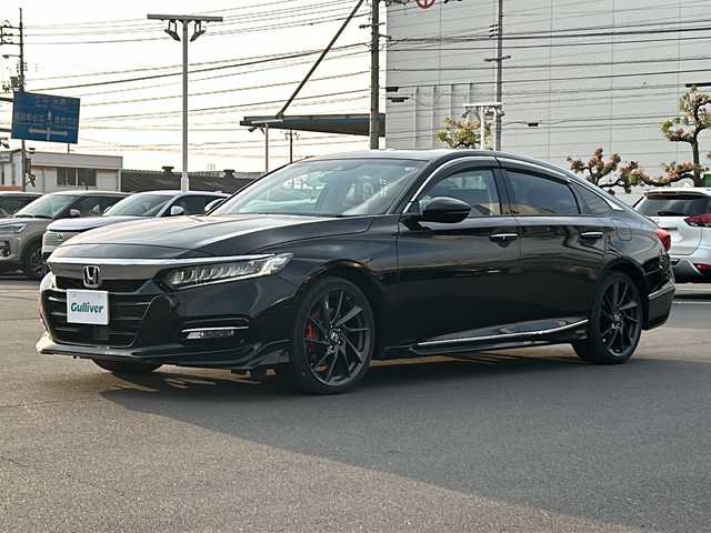 ホンダ アコード EX 岡山県 2020(令2)年 5.1万km クリスタルブラックパール ワンオーナー/モデューロエアロキット(F/S/R)/U.Sホンダ純正HFP19インチAW/サンルーフ/純正インターナビ/Applecar/PlayAndoroidAuto/USB/フルセグ/バックカメラ/黒本革シート/純正レザー調シートカバー/HONDA SENSING/・アダプティブクルーズコントロール/・衝突軽減ブレーキ/・車線維持支援システム/・誤発進抑制機能/・先行車発進お知らせ機能/・オートハイビーム/・標識認識機能/アクティブコーナリングライト/LEDオートヘッドライト/パドルシフト/ヘッドアップディスプレイ/パワーシート/シートヒーター/スマートキー×2