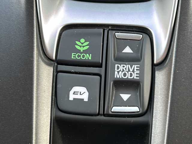 ホンダ アコード EX 岡山県 2020(令2)年 5.1万km クリスタルブラックパール ワンオーナー/モデューロエアロキット(F/S/R)/U.Sホンダ純正HFP19インチAW/サンルーフ/純正インターナビ/Applecar/PlayAndoroidAuto/USB/フルセグ/バックカメラ/黒本革シート/純正レザー調シートカバー/HONDA SENSING/・アダプティブクルーズコントロール/・衝突軽減ブレーキ/・車線維持支援システム/・誤発進抑制機能/・先行車発進お知らせ機能/・オートハイビーム/・標識認識機能/アクティブコーナリングライト/LEDオートヘッドライト/パドルシフト/ヘッドアップディスプレイ/パワーシート/シートヒーター/スマートキー×2