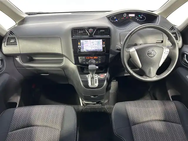 日産 セレナ ハイウェイS S HV Aセーフ 大阪府 2014(平26)年 7.8万km ブリリアントホワイトパール 純正ナビ(フルセグ/DVD再生/Bluetooth) 360カメラ 後席モニター ETC 衝突軽減 クルコン レーンアシスト 両側パワースライドドア リアオートエアコン オートライト Pスタート