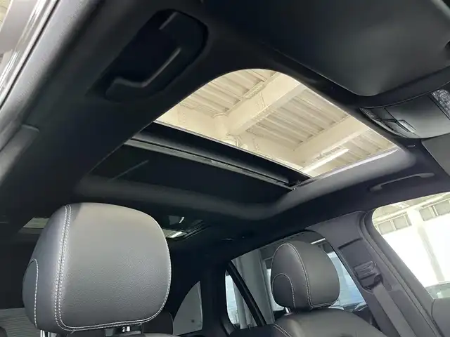 メルセデス・ベンツ ＧＬＣ２２０ 山形県 2020(令2)年 5.1万km 黒 ・純正ナビ/・Bluetooth/USB/・360°カメラ/・フルセグTV/・パーキングセンサー/・アダプティブクルーズコントロール/・レーンキープアシスト/・アクティブステアリングアシスト/・レーンチェンジアシスト/・ブラインドスポットモニター/・アンビエントライト/・インテリジェントライトシステム/・純正LED/・オートライト/・オートハイビーム/・パワーシート/・ワイヤレスチャージ/・パワーリアゲート/・フットオープナー/・パノラマサンルーフ