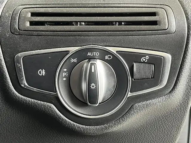 メルセデス・ベンツ ＧＬＣ２２０ 山形県 2020(令2)年 5.1万km 黒 ・純正ナビ/・Bluetooth/USB/・360°カメラ/・フルセグTV/・パーキングセンサー/・アダプティブクルーズコントロール/・レーンキープアシスト/・アクティブステアリングアシスト/・レーンチェンジアシスト/・ブラインドスポットモニター/・アンビエントライト/・インテリジェントライトシステム/・純正LED/・オートライト/・オートハイビーム/・パワーシート/・ワイヤレスチャージ/・パワーリアゲート/・フットオープナー/・パノラマサンルーフ