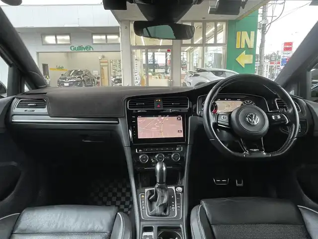 フォルクスワーゲン ゴルフ Ｒ 宮城県 2019(令1)年 6.3万km オリックスホワイトパールエフェクト ターボ＆4WD/純正メモリナビ（FM/AM/CD/DVD/BT）/バックカメラ/レザーシート/運転席パワーシート(メモリー機能)/前席シートヒーター/レーダークルーズコントロール/レーンキープ/ブラインドスポットモニター/ミラーヒーター/LEDヘッドライト/コーナーセンサー/スタッドレスタイヤ純正AW（225/40R18）/サマータイヤ純正AW（225/40R18）積込/ドライブレコーダー（前後）/ETC2.0/プッシュスタート/スマートキー/スペアキー/保証書/取扱説明書