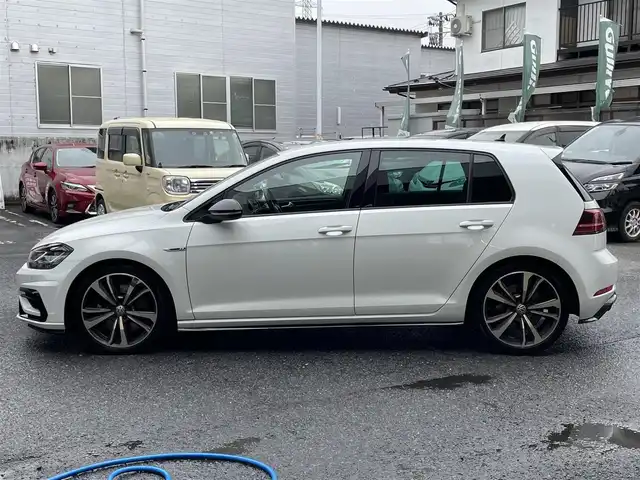 フォルクスワーゲン ゴルフ Ｒ 宮城県 2019(令1)年 6.3万km オリックスホワイトパールエフェクト ターボ＆4WD/純正メモリナビ（FM/AM/CD/DVD/BT）/バックカメラ/レザーシート/運転席パワーシート(メモリー機能)/前席シートヒーター/レーダークルーズコントロール/レーンキープ/ブラインドスポットモニター/ミラーヒーター/LEDヘッドライト/コーナーセンサー/スタッドレスタイヤ純正AW（225/40R18）/サマータイヤ純正AW（225/40R18）積込/ドライブレコーダー（前後）/ETC2.0/プッシュスタート/スマートキー/スペアキー/保証書/取扱説明書
