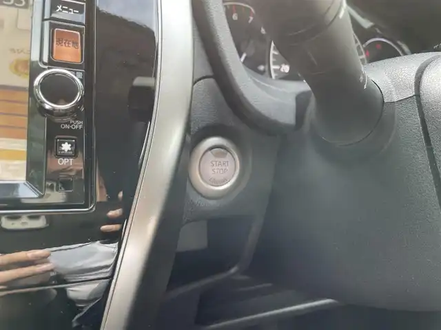 日産 ノート メダリスト 埼玉県 2012(平24)年 2.5万km ブリリアントシルバー ワンオーナー/外部検査済み/登録時走行24318km/スーパーチャージャー/純正ナビゲーション/CD/DVD/BT/フルセグTV/アラウンドビューモニター/オートエアコン/スマートキー/スペアキー/アイドリングストップ/ドライブレコーダー/ETC/新車保証書/取扱説明書