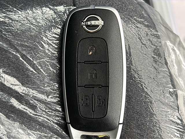 日産 セレナ ハイウェイスター V Vセレクション 岐阜県 2024(令6)年 0.1万km未満 プリズムホワイト 【自店成約済み】/デジタルインナーミラー/アラウンドビューモニター/オートクルーズコントロール/衝突軽減ブレーキ/両側パワースライドドア/電動パーキングブレーキ/パドルシフト/革ステアリング/ステアリングスイッチ/スマートキー/プッシュスタート/カーテンエアバッグ/純正アルミホイール/アイドリングストップ/横滑り防止/type-C充電/後席サンシェード