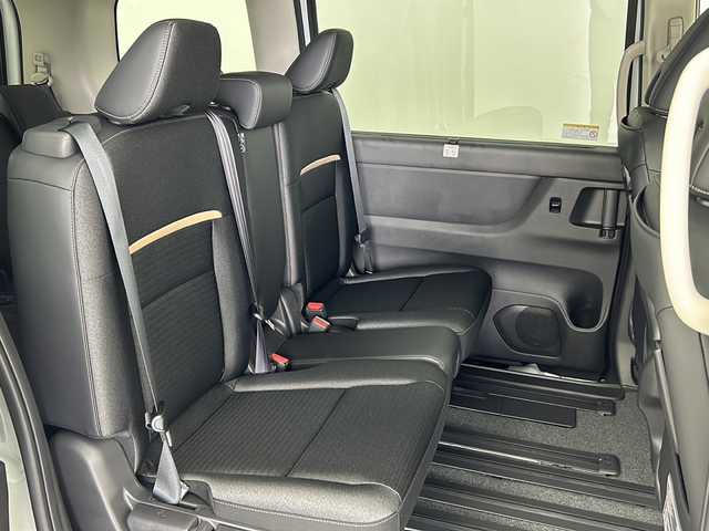 日産 セレナ ハイウェイスター V Vセレクション 岐阜県 2024(令6)年 0.1万km未満 プリズムホワイト 【自店成約済み】/デジタルインナーミラー/アラウンドビューモニター/オートクルーズコントロール/衝突軽減ブレーキ/両側パワースライドドア/電動パーキングブレーキ/パドルシフト/革ステアリング/ステアリングスイッチ/スマートキー/プッシュスタート/カーテンエアバッグ/純正アルミホイール/アイドリングストップ/横滑り防止/type-C充電/後席サンシェード