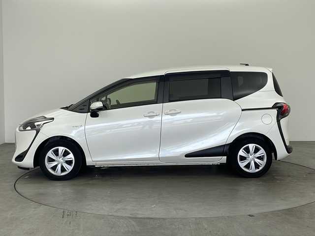 トヨタ シエンタ ハイブリッド ファンベースG セーフティED 兵庫県 2020(令2)年 7.8万km ホワイトパールクリスタルシャイン ・純正メモリナビ/・CD/DVD/BT/USB/・フルセグTV/・トヨタセーフティセンス/・衝突被害軽減システム/・レーンディパーチャーアラート/・クルーズコントロール/・ドライブレコーダー/・アラウンドビューモニター/・両側パワースライド/・ビルトインETC/・LEDヘッドライト/・オートライト/・オートマチックハイビーム/・シートヒーター（運転席＋助手席）/・AAC/・スマートキー/・パワーステアリング/・パワーウィンドウ/・Wエアバッグ