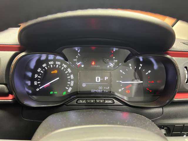 シトロエン シトロエン Ｃ３ Cシリーズ 千葉県 2021(令3)年 2.4万km サーブル クルーズコントロール　/ディスプレイオーティオ　/ＣａｒＰｌａｙ　/Ｂカメラ　/ＬＥＤライト　/プッシュスタート　/スマートキー　/ＥＴＣ　/ドラレコ　/オートハイビーム　/衝突軽減Ｂ　/ＢＳＭ　/ＬＫＡ　/禁煙車　/１オーナー