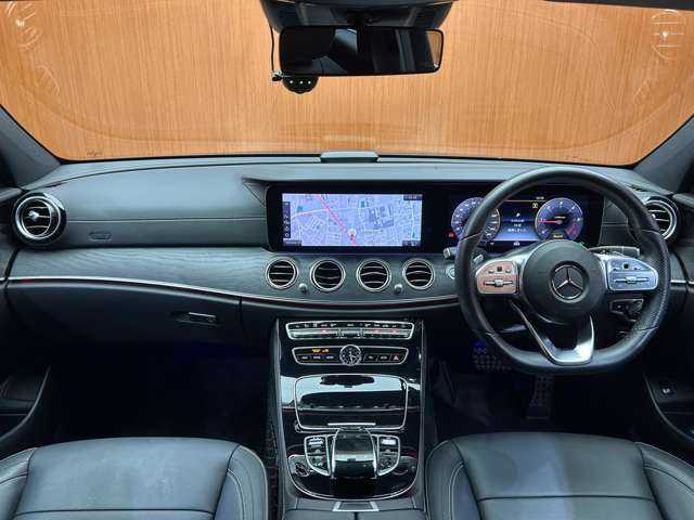 メルセデス・ベンツ Ｅ２２０ｄ アバンギャルド AMGライン 千葉県 2019(令1)年 4.8万km カバンサイトブルー エクスクルーシブＰＫＧ　/パノラマＳＲ　/純正ナビ　/３６０°カメラ　/ＡＣＣ　/レザーシート　/シートヒーター　/パワーシート　/ドライブレコーダー　/ＬＥＤヘッドライト　/ハイビームアシスト　/電動リアゲート