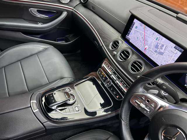 メルセデス・ベンツ Ｅ２２０ｄ アバンギャルド AMGライン 千葉県 2019(令1)年 4.8万km カバンサイトブルー エクスクルーシブＰＫＧ　/パノラマＳＲ　/純正ナビ　/３６０°カメラ　/ＡＣＣ　/レザーシート　/シートヒーター　/パワーシート　/ドライブレコーダー　/ＬＥＤヘッドライト　/ハイビームアシスト　/電動リアゲート