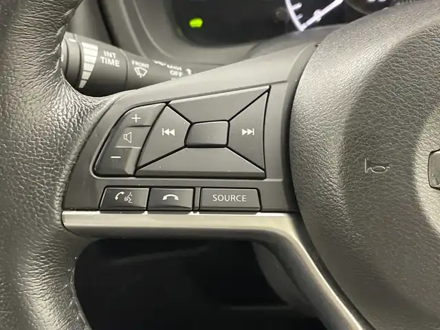 日産 ノート e－パワー メダリスト 三重県 2019(平31)年 1.8万km ブリリアントホワイトパール 禁煙車/純正SDナビ/AM/FM/CD/DVD/BT/フルセグTV/アラウンドビューモニター/エマージェンシーブレーキ /インテリジェントルームミラー/レーダークルーズ コントロール/オートライト/LEDヘッドライト/フォグランプ/ハーフレザーシート /プッシュスタート/インテリジェントキー/純正アルミホイール/前後コーナーセンサー