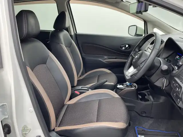日産 ノート e－パワー メダリスト 三重県 2019(平31)年 1.8万km ブリリアントホワイトパール 禁煙車/純正SDナビ/AM/FM/CD/DVD/BT/フルセグTV/アラウンドビューモニター/エマージェンシーブレーキ /インテリジェントルームミラー/レーダークルーズ コントロール/オートライト/LEDヘッドライト/フォグランプ/ハーフレザーシート /プッシュスタート/インテリジェントキー/純正アルミホイール/前後コーナーセンサー