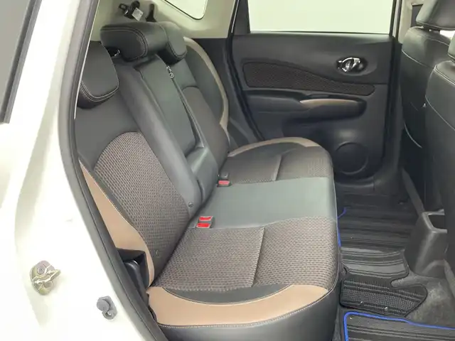日産 ノート e－パワー メダリスト 三重県 2019(平31)年 1.8万km ブリリアントホワイトパール 禁煙車/純正SDナビ/AM/FM/CD/DVD/BT/フルセグTV/アラウンドビューモニター/エマージェンシーブレーキ /インテリジェントルームミラー/レーダークルーズ コントロール/オートライト/LEDヘッドライト/フォグランプ/ハーフレザーシート /プッシュスタート/インテリジェントキー/純正アルミホイール/前後コーナーセンサー