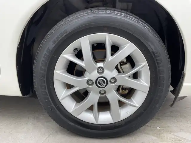 日産 ノート e－パワー メダリスト 三重県 2019(平31)年 1.8万km ブリリアントホワイトパール 禁煙車/純正SDナビ/AM/FM/CD/DVD/BT/フルセグTV/アラウンドビューモニター/エマージェンシーブレーキ /インテリジェントルームミラー/レーダークルーズ コントロール/オートライト/LEDヘッドライト/フォグランプ/ハーフレザーシート /プッシュスタート/インテリジェントキー/純正アルミホイール/前後コーナーセンサー