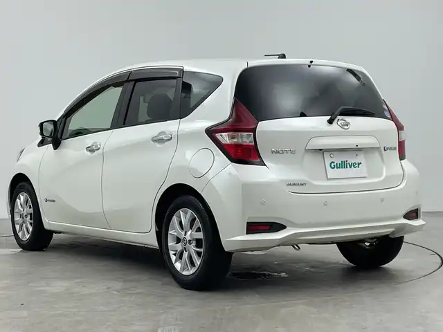 日産 ノート e－パワー メダリスト 三重県 2019(平31)年 1.8万km ブリリアントホワイトパール 禁煙車/純正SDナビ/AM/FM/CD/DVD/BT/フルセグTV/アラウンドビューモニター/エマージェンシーブレーキ /インテリジェントルームミラー/レーダークルーズ コントロール/オートライト/LEDヘッドライト/フォグランプ/ハーフレザーシート /プッシュスタート/インテリジェントキー/純正アルミホイール/前後コーナーセンサー