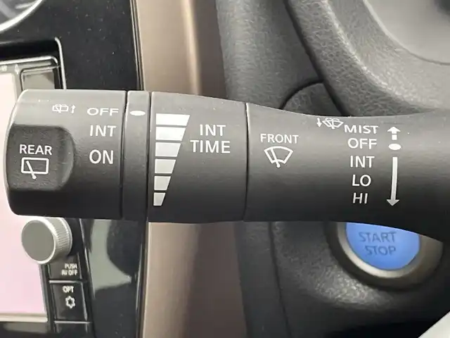 日産 ノート e－パワー メダリスト 三重県 2019(平31)年 1.8万km ブリリアントホワイトパール 禁煙車/純正SDナビ/AM/FM/CD/DVD/BT/フルセグTV/アラウンドビューモニター/エマージェンシーブレーキ /インテリジェントルームミラー/レーダークルーズ コントロール/オートライト/LEDヘッドライト/フォグランプ/ハーフレザーシート /プッシュスタート/インテリジェントキー/純正アルミホイール/前後コーナーセンサー