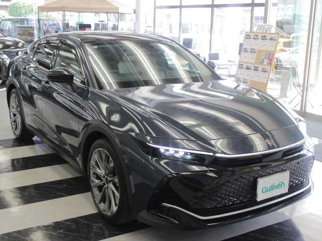 トヨタ クラウン クロスオーバー Z 千葉県 2024(令6)年 0.4万km マッシブグレー 純正ナビゲーション/・フルセグTV/・Bluetoothオーディオ/・CarPlay/・AndroidAuto/・Miracast/パノラミックビューモニター/ETC2.0/ムーンルーフ/デジタルインナーミラー(ドライブレコーダー機能付き)/ホワイトレザーシート/・前席シートヒーター、ベンチレーション付き/アドバンストパーク（リモート機能付）/アドバンストドライブ/Toyota Safety Sense/・プリクラッシュセーフティ/・レーンとレーシングアシスト/・レーダークルーズコントロール/・アダクティブハイビーム/・オートマチックハイビーム/・ロードサインアシスト/・プロアクティブドライビングアシスト/・発進遅れ告知機能/・緊急時操舵支援/・フロントクロストラフィックアラート/・レーンチェンジアシスト/ワイヤレス充電/AC１００V電源/電動トランクリッド/電動パーキング、オートブレーキホールド/純正フロアマット/純正ドアバイザー/スペアキー有り/ユーザーガイド有り/保証書有り
