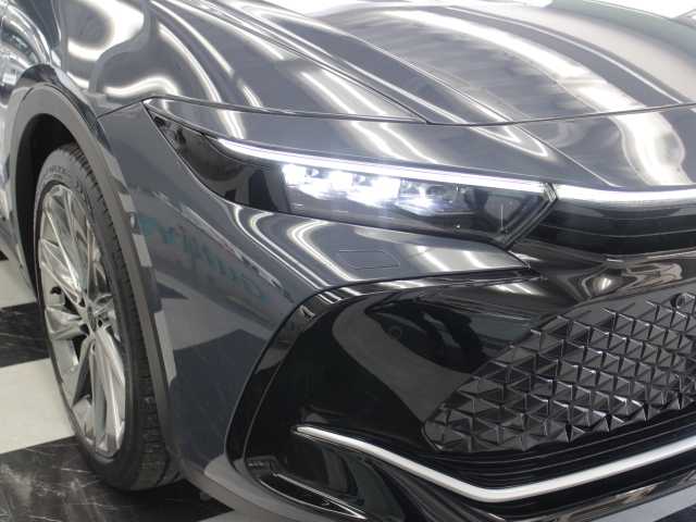 トヨタ クラウン クロスオーバー Z 千葉県 2024(令6)年 0.4万km マッシブグレー 純正ナビゲーション/・フルセグTV/・Bluetoothオーディオ/・CarPlay/・AndroidAuto/・Miracast/パノラミックビューモニター/ETC2.0/ムーンルーフ/デジタルインナーミラー(ドライブレコーダー機能付き)/ホワイトレザーシート/・前席シートヒーター、ベンチレーション付き/アドバンストパーク（リモート機能付）/アドバンストドライブ/Toyota Safety Sense/・プリクラッシュセーフティ/・レーンとレーシングアシスト/・レーダークルーズコントロール/・アダクティブハイビーム/・オートマチックハイビーム/・ロードサインアシスト/・プロアクティブドライビングアシスト/・発進遅れ告知機能/・緊急時操舵支援/・フロントクロストラフィックアラート/・レーンチェンジアシスト/ワイヤレス充電/AC１００V電源/電動トランクリッド/電動パーキング、オートブレーキホールド/純正フロアマット/純正ドアバイザー/スペアキー有り/ユーザーガイド有り/保証書有り