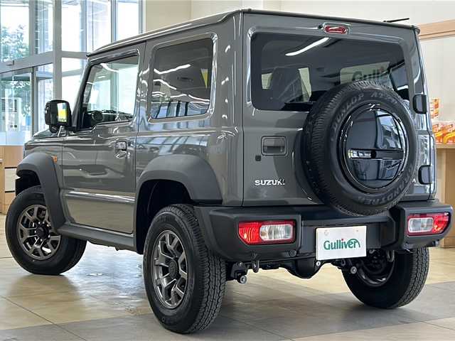 スズキ ジムニー シエラ JC 道央・札幌 2025(令7)年 0.1万km未満 ミディアムグレー ・ワンオーナー/・4WD/・衝突被害軽減ブレーキ/・車線逸脱警報/・クルーズコントロール/・アイドリングストップ/・パーキングセンサー/・前席シートヒーター/・横滑り防止/・LEDヘッドライト/・フロントフォグ/・プッシュスタート/・スマートキー/・電格ミラー/・ミラーヒーター