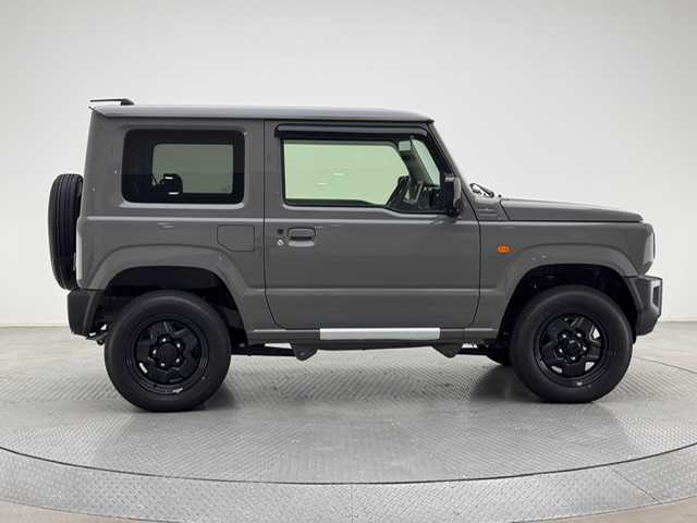 スズキ ジムニー XL 兵庫県 2025(令7)年 0.1千km ミディアムグレー ４WD/アイドリングストップ/シートヒーター/クリアランスソナー/ヘッドライトレレベライザー/PCS/LKA/フォグランプ/純正フロアマット/純正バイザー