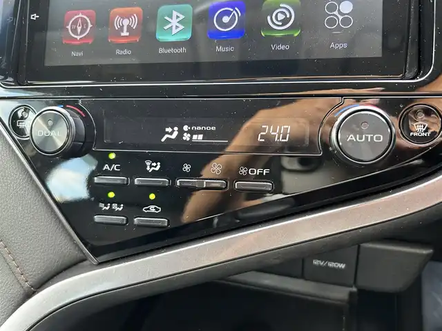 トヨタ カムリ X 鳥取県 2019(令1)年 6.9万km アティチュードブラックマイカ 社外ディスプレイオーディオ／ＢＴ/バックカメラ/ビルトインＥＴＣ/トヨタセーフティセンス/レーダークルーズコントロール/レーンキープアシスト/LEDヘットライト/LEDフォグライト/純正ＯＰ１７インチアルミ/プッシュエンジンスタート/電動パーキングブレーキ/フロアマット/ドアバイザー