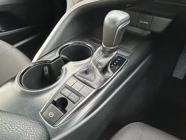 トヨタ カムリ X 鳥取県 2019(令1)年 6.9万km アティチュードブラックマイカ 社外ディスプレイオーディオ／ＢＴ/バックカメラ/ビルトインＥＴＣ/トヨタセーフティセンス/レーダークルーズコントロール/レーンキープアシスト/LEDヘットライト/LEDフォグライト/純正ＯＰ１７インチアルミ/プッシュエンジンスタート/電動パーキングブレーキ/フロアマット/ドアバイザー