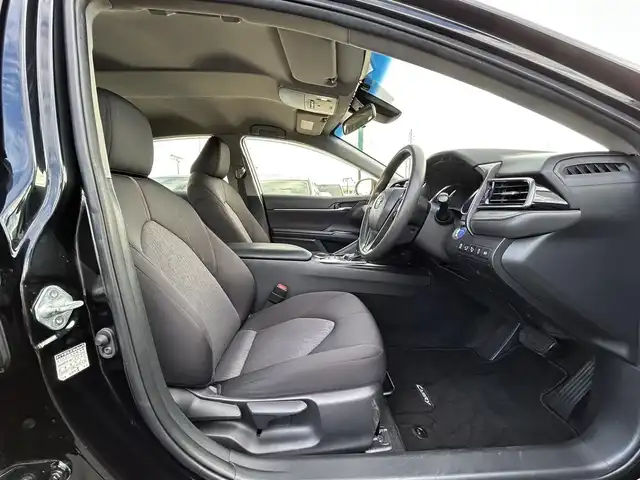 トヨタ カムリ X 鳥取県 2019(令1)年 6.9万km アティチュードブラックマイカ 社外ディスプレイオーディオ／ＢＴ/バックカメラ/ビルトインＥＴＣ/トヨタセーフティセンス/レーダークルーズコントロール/レーンキープアシスト/LEDヘットライト/LEDフォグライト/純正ＯＰ１７インチアルミ/プッシュエンジンスタート/電動パーキングブレーキ/フロアマット/ドアバイザー