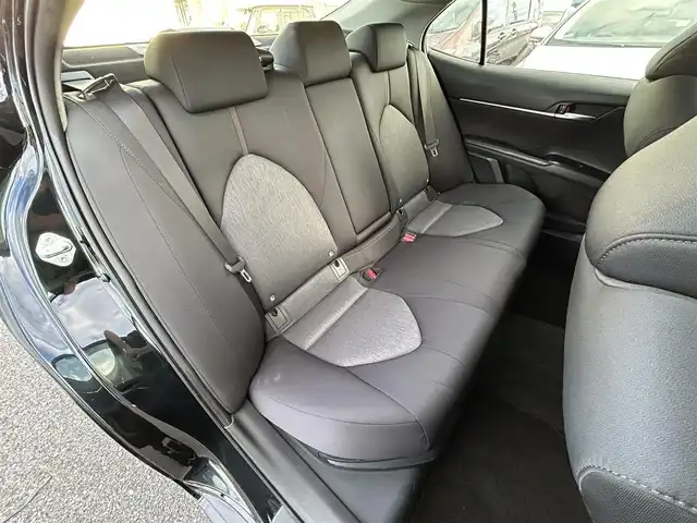 トヨタ カムリ X 鳥取県 2019(令1)年 6.9万km アティチュードブラックマイカ 社外ディスプレイオーディオ／ＢＴ/バックカメラ/ビルトインＥＴＣ/トヨタセーフティセンス/レーダークルーズコントロール/レーンキープアシスト/LEDヘットライト/LEDフォグライト/純正ＯＰ１７インチアルミ/プッシュエンジンスタート/電動パーキングブレーキ/フロアマット/ドアバイザー