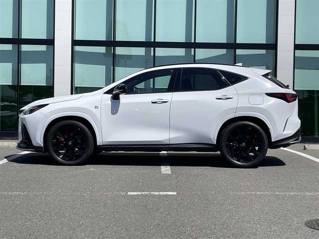 レクサス ＮＸ 350h Fスポーツ 新潟県 2023(令5)年 1.9万km ホワイトノーヴァガラスフレーク パノラマルーフ/三眼LEDヘッドライト/オレンジキャリパー/純正14インチナビ/パノラミックビューモニター/デジタルインナーミラー/プリクラッシュセーフティー/ブラインドスポットモニター/クリアランスソナー/パドルシフト/パワーバックドア/パワーシート/ポジションメモリー/ビルトインETC/純正ドライブレコーダー/オートライト/オートマチックハイビーム