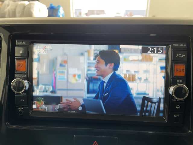 日産 デイズ ルークス HWS X Vセレ +SeftyⅡ 道央・札幌 2015(平27)年 7.8万km ホワイトパール ・4WD/・純正SDナビ・フルセグTV/・CD・DVD・Bluetooth/・アラウンドビューモニター/・エマージェンシーブレーキ/・踏み間違い衝突防止アシスト/・横滑り防止機能/・左パワースライドドア/・運転席シートヒーター/・オーバーヘッドコンソール/・リアシーリングファン/・後席サンシェード/・HIDヘッドライト/・フォグライト/・純正14インチアルミ