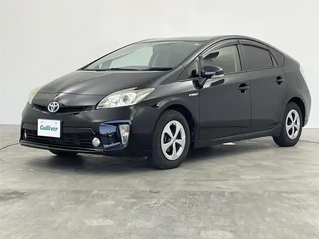 トヨタ プリウス S 群馬県 2015(平27)年 1.7万km ブラック 禁煙車　純正ナビ　Bluetooth　フルセグ　バックカメラ　横滑り防止装置　アイドリングストップ　オートライト　ETC　ドライブレコーダー　ステアリングスイッチ　パワーウィンドウ　パワーステアリング