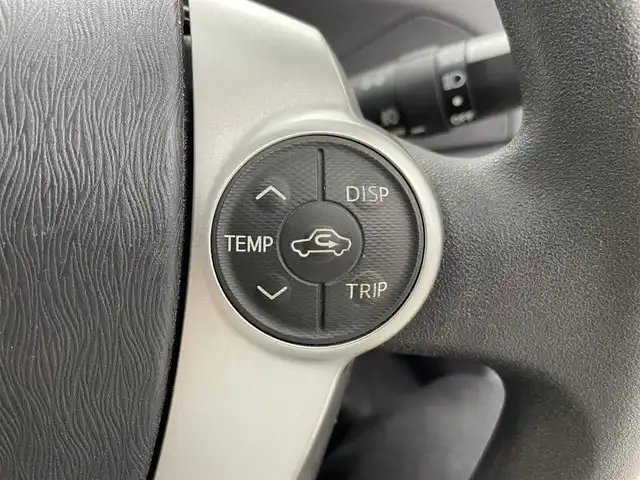 トヨタ プリウス S 群馬県 2015(平27)年 1.7万km ブラック 禁煙車　純正ナビ　Bluetooth　フルセグ　バックカメラ　横滑り防止装置　アイドリングストップ　オートライト　ETC　ドライブレコーダー　ステアリングスイッチ　パワーウィンドウ　パワーステアリング