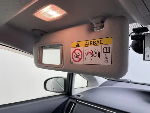 トヨタ プリウス S 群馬県 2015(平27)年 1.7万km ブラック 禁煙車　純正ナビ　Bluetooth　フルセグ　バックカメラ　横滑り防止装置　アイドリングストップ　オートライト　ETC　ドライブレコーダー　ステアリングスイッチ　パワーウィンドウ　パワーステアリング
