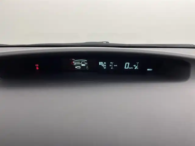 トヨタ プリウス S 群馬県 2015(平27)年 1.7万km ブラック 禁煙車　純正ナビ　Bluetooth　フルセグ　バックカメラ　横滑り防止装置　アイドリングストップ　オートライト　ETC　ドライブレコーダー　ステアリングスイッチ　パワーウィンドウ　パワーステアリング