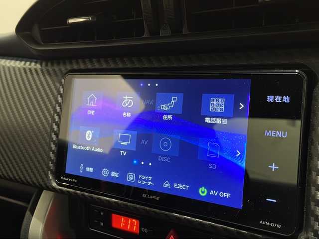 トヨタ ８６ GT 新潟県 2017(平29)年 3.2万km クリスタルホワイトパール  ロッソモデロCOLBASSO ZEEK Tiマフラー/コンビネーションメーター/クルーズコントロール/レッドブラックシート/スポーツアルミペダル/ニーパッド/Bi-Beam LEDヘッドランプ（オートレベリング機能付）/ヒルスタートアシストコントロール/純正17インチAW/社外ナビ/・フルセグ/・AM/FM/・Bluetooth/バックカメラ/社外フロアマット/社外カーボンインテリアパネル/社外カーボンドアスイッチパネル/スマートキー