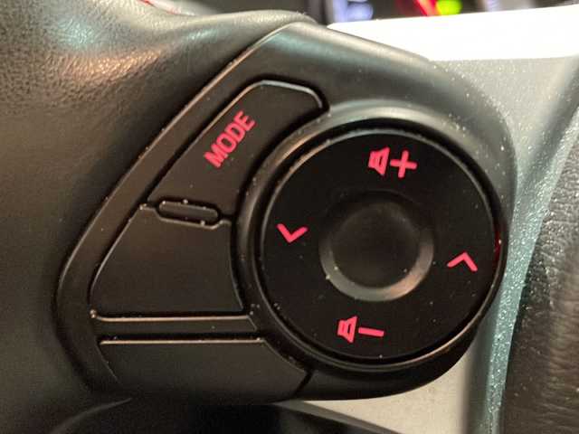 トヨタ ８６ GT 新潟県 2017(平29)年 3.2万km クリスタルホワイトパール  ロッソモデロCOLBASSO ZEEK Tiマフラー/コンビネーションメーター/クルーズコントロール/レッドブラックシート/スポーツアルミペダル/ニーパッド/Bi-Beam LEDヘッドランプ（オートレベリング機能付）/ヒルスタートアシストコントロール/純正17インチAW/社外ナビ/・フルセグ/・AM/FM/・Bluetooth/バックカメラ/社外フロアマット/社外カーボンインテリアパネル/社外カーボンドアスイッチパネル/スマートキー