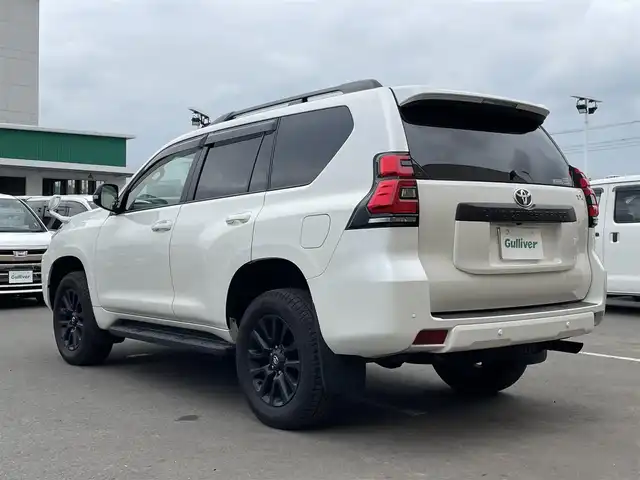 トヨタ ランドクルーザー プラド TX Lパッケージ マットブラED 東京都 2023(令5)年 2.4万km ホワイトパールクリスタルシャイン 特別仕様車【マットブラックエディション】/ワンオーナー/サンルーフ/アルパイン11型フローティングナビ/（Bluetooth/HDMI/フルセグTV)/バックカメラ/シートヒーター /シートベンチレーション/運転席/助手席パワーシート/Toyota Safety Sense/・プリクラッシュセーフティ/・レーンディパーチャーアラート/・レーダークルーズコントロール/ETC/ドライブレコーダー/ルーフレール/LEDヘッドライト/オートライト/フォグランプ/スマートキー/純正18インチAW
