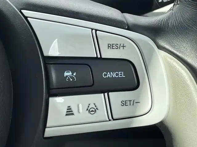 ホンダ フィット e:HEVホーム 福岡県 2023(令5)年 2.1万km プラチナホワイトパール ホンダセンシング/衝突軽減/レーンキープアシスト/コーナーセンサー/社外ナビ（ＭＤＶ－Ｄ２０８ＢＴ）/CD/BT/AM/FM/バックカメラ/ハーフレザー/前席シートヒーター/レーダークルーズコントロール/ＥＴＣ/ＬＥＤオートライト/オートハイビーム/革巻きステアリング/ステアリングリモコン/ＡＡＣ/電動パーキング/ブレーキホールド/スマートキー/プッシュスタート/チップアップシート