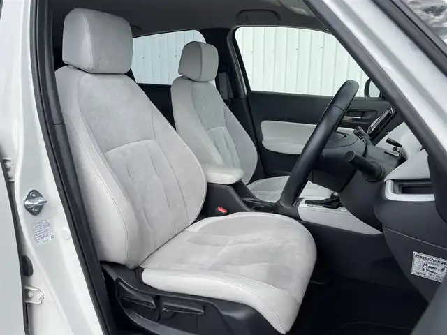 ホンダ フィット e:HEVホーム 福岡県 2023(令5)年 2.1万km プラチナホワイトパール ホンダセンシング/衝突軽減/レーンキープアシスト/コーナーセンサー/社外ナビ（ＭＤＶ－Ｄ２０８ＢＴ）/CD/BT/AM/FM/バックカメラ/ハーフレザー/前席シートヒーター/レーダークルーズコントロール/ＥＴＣ/ＬＥＤオートライト/オートハイビーム/革巻きステアリング/ステアリングリモコン/ＡＡＣ/電動パーキング/ブレーキホールド/スマートキー/プッシュスタート/チップアップシート
