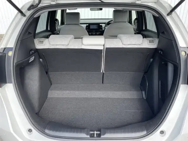ホンダ フィット e:HEVホーム 福岡県 2023(令5)年 2.1万km プラチナホワイトパール ホンダセンシング/衝突軽減/レーンキープアシスト/コーナーセンサー/社外ナビ（ＭＤＶ－Ｄ２０８ＢＴ）/CD/BT/AM/FM/バックカメラ/ハーフレザー/前席シートヒーター/レーダークルーズコントロール/ＥＴＣ/ＬＥＤオートライト/オートハイビーム/革巻きステアリング/ステアリングリモコン/ＡＡＣ/電動パーキング/ブレーキホールド/スマートキー/プッシュスタート/チップアップシート