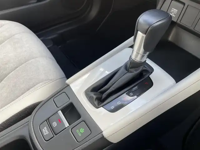 ホンダ フィット e:HEVホーム 福岡県 2023(令5)年 2.1万km プラチナホワイトパール ホンダセンシング/衝突軽減/レーンキープアシスト/コーナーセンサー/社外ナビ（ＭＤＶ－Ｄ２０８ＢＴ）/CD/BT/AM/FM/バックカメラ/ハーフレザー/前席シートヒーター/レーダークルーズコントロール/ＥＴＣ/ＬＥＤオートライト/オートハイビーム/革巻きステアリング/ステアリングリモコン/ＡＡＣ/電動パーキング/ブレーキホールド/スマートキー/プッシュスタート/チップアップシート