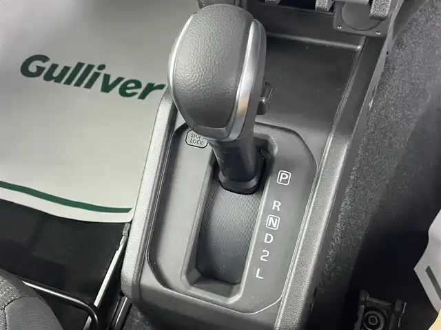 スズキ ジムニー ノマド FC 埼玉県 2025(令7)年 0.1千km 黒 登録済未使用車 シートヒーター 衝突被害軽減 LEDヘッドライト　レーダークルーズコントロール　スマートキー　純正フロアマット　背面タイヤ　純正15インチアルミ　ダウンヒルアシストコントロール