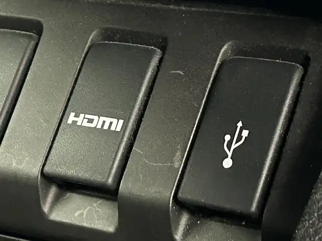 ホンダ ヴェゼル ハイブリッド Z ホンダセンシング 岡山県 2021(令3)年 4.5万km プラチナホワイトパール 純正８インチナビ/【Bluetooth/フルセグTV/Carplay/USB接続/CD/DVD/HDMI接続/USB接続】/型番:VXM-217VFEi/バックカメラ/前席シートヒーター/純正ドライブレコーダー（前後）/レーダークルーズコントロール/衝突軽減ブレーキ/ＬＥＤヘッドライト/フォグランプ/オートライト/ビルトインＥＴＣ/パドルシフト/アイドリングストップ/オートブレーキホールド/ルーフレール/スマートキー×1/新車保証書/取扱説明書/スペアキー×１