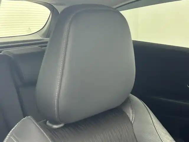 ホンダ ヴェゼル ハイブリッド Z ホンダセンシング 岡山県 2021(令3)年 4.5万km プラチナホワイトパール 純正８インチナビ/【Bluetooth/フルセグTV/Carplay/USB接続/CD/DVD/HDMI接続/USB接続】/型番:VXM-217VFEi/バックカメラ/前席シートヒーター/純正ドライブレコーダー（前後）/レーダークルーズコントロール/衝突軽減ブレーキ/ＬＥＤヘッドライト/フォグランプ/オートライト/ビルトインＥＴＣ/パドルシフト/アイドリングストップ/オートブレーキホールド/ルーフレール/スマートキー×1/新車保証書/取扱説明書/スペアキー×１