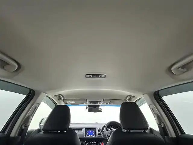 ホンダ ヴェゼル ハイブリッド Z ホンダセンシング 岡山県 2021(令3)年 4.5万km プラチナホワイトパール 純正８インチナビ/【Bluetooth/フルセグTV/Carplay/USB接続/CD/DVD/HDMI接続/USB接続】/型番:VXM-217VFEi/バックカメラ/前席シートヒーター/純正ドライブレコーダー（前後）/レーダークルーズコントロール/衝突軽減ブレーキ/ＬＥＤヘッドライト/フォグランプ/オートライト/ビルトインＥＴＣ/パドルシフト/アイドリングストップ/オートブレーキホールド/ルーフレール/スマートキー×1/新車保証書/取扱説明書/スペアキー×１