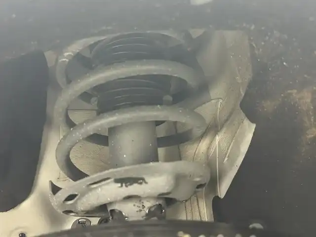 ホンダ ヴェゼル ハイブリッド Z ホンダセンシング 岡山県 2021(令3)年 4.5万km プラチナホワイトパール 純正８インチナビ/【Bluetooth/フルセグTV/Carplay/USB接続/CD/DVD/HDMI接続/USB接続】/型番:VXM-217VFEi/バックカメラ/前席シートヒーター/純正ドライブレコーダー（前後）/レーダークルーズコントロール/衝突軽減ブレーキ/ＬＥＤヘッドライト/フォグランプ/オートライト/ビルトインＥＴＣ/パドルシフト/アイドリングストップ/オートブレーキホールド/ルーフレール/スマートキー×1/新車保証書/取扱説明書/スペアキー×１